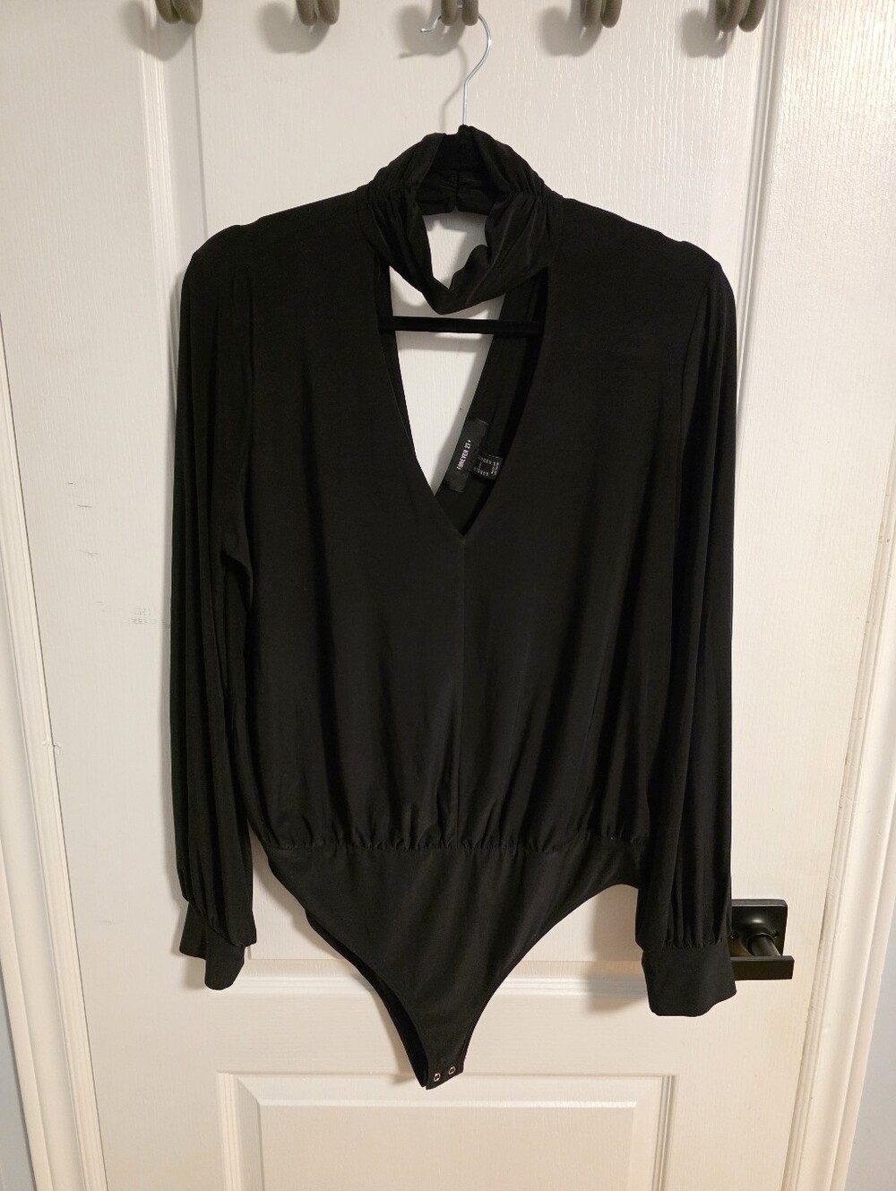 Forever 21 | Plus Size | Black Long-Sleeve V-Neck Bodysuit with Neck Tie | OX